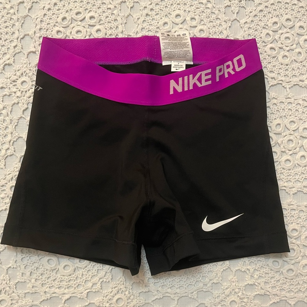 Nike Pro 3” shorts